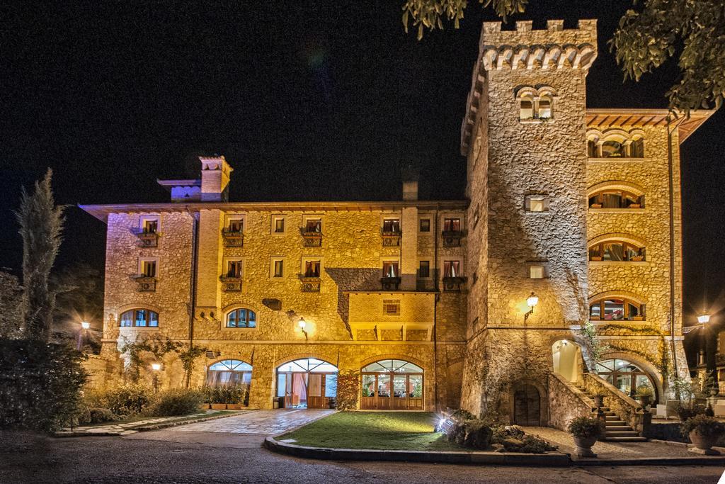 Le Gole Ristorante & Resort チェラーノ エクステリア 写真