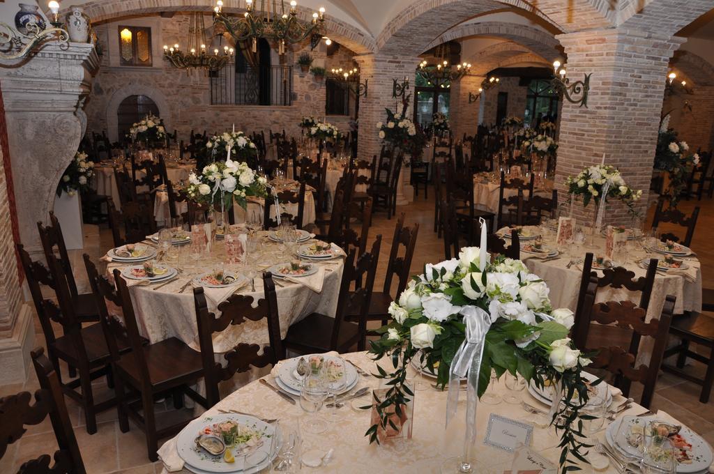 Le Gole Ristorante & Resort チェラーノ エクステリア 写真