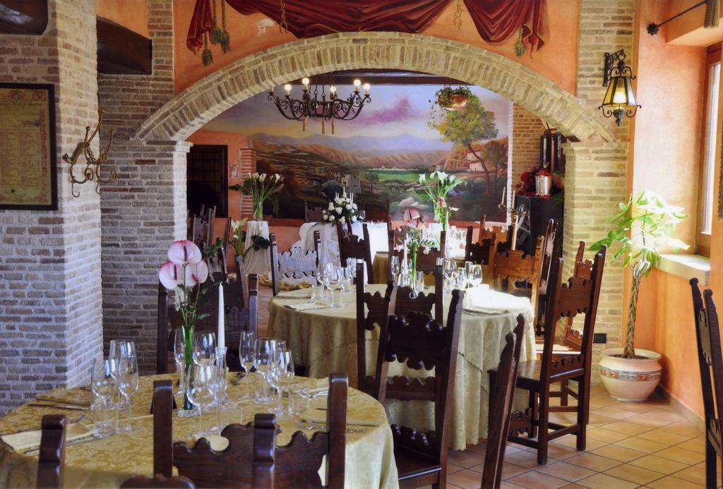 Le Gole Ristorante & Resort チェラーノ エクステリア 写真